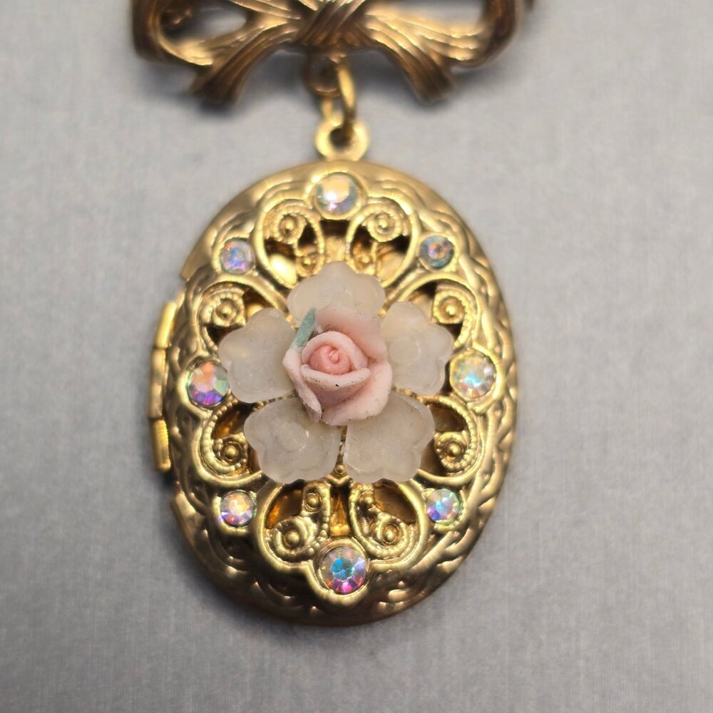 VTG Victorian Revival Gold-Tone Bow & Floral Locket Brooch 1.75" AB Rhinestones - Picture 2 of 11